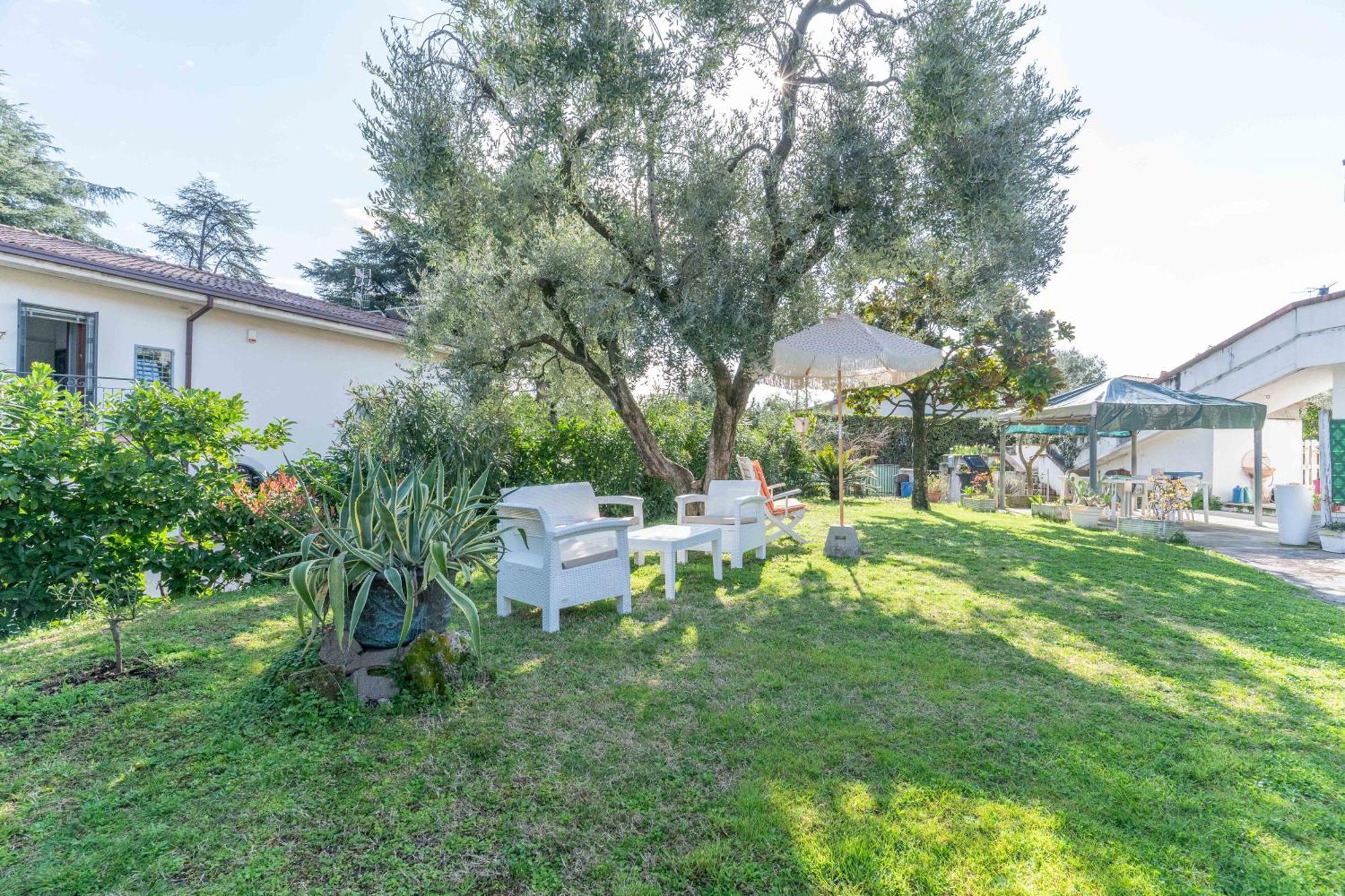 شقة Ampia Dimora A Salo Con Parcheggio E Giardino المظهر الخارجي الصورة